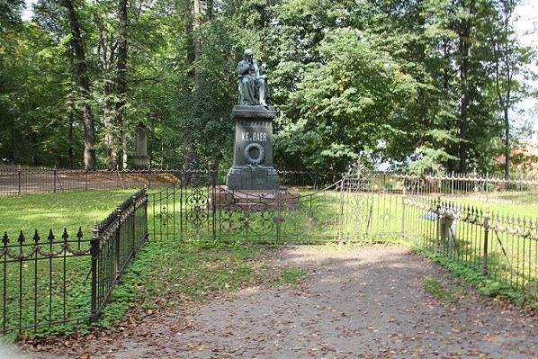 145-Памятник Бэру